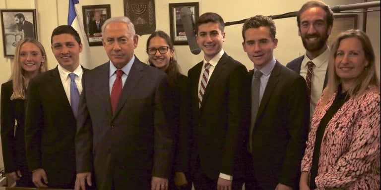 Photo of members of the founding class of LFT students with Prime Minister Netanyahu