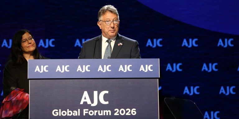 Photo of Yaron Lischinsky's parents at AJC Global Forum 2026