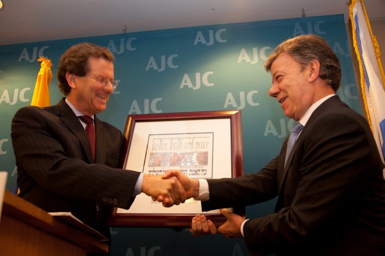 Presidente Juan Manuel Santos y David Harris, CEO del AJC