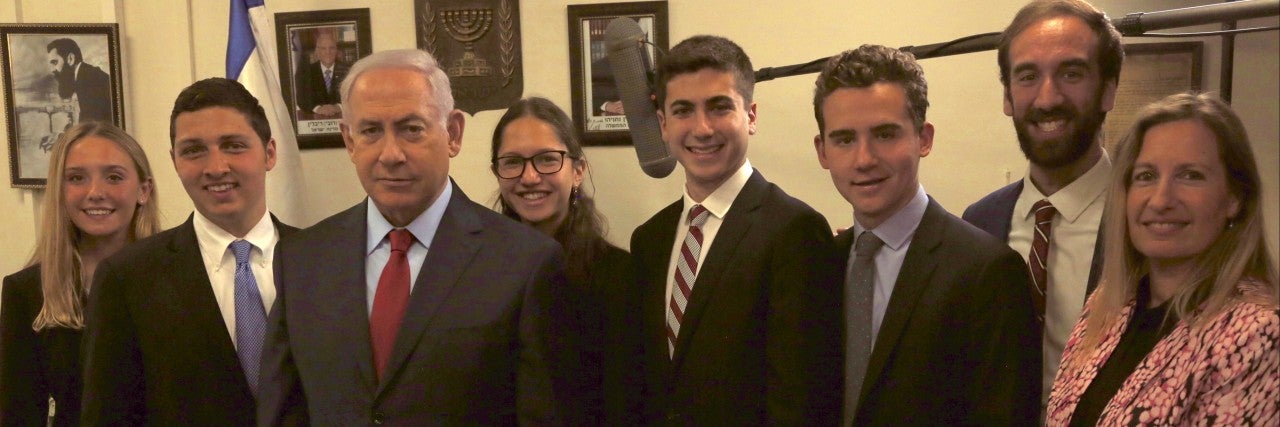 Photo of members of the founding class of LFT students with Prime Minister Netanyahu