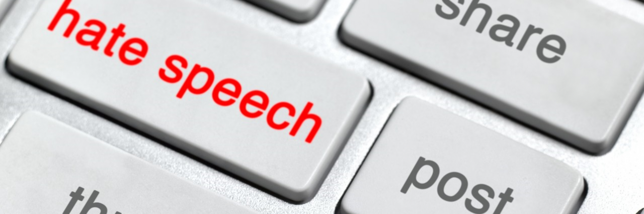 Keyboard with specialized social media keys